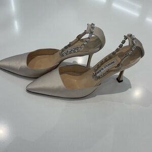 Shoes Manolo Blahnik Pearl White Satin Rhinestones Ankle Strap Heels Size 8.5